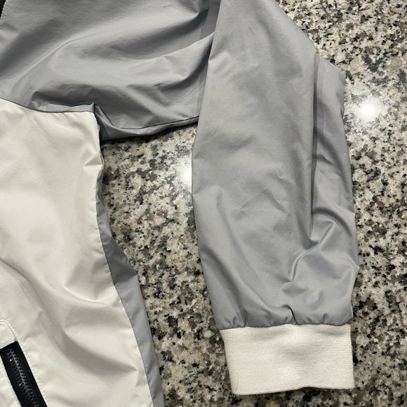 Nike Jacket Men’s Large Black White Windrunner Full Zip Hood (727324-101) - Picture 6 of 8